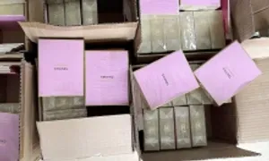 10.000 lọ nước hoa Chanel, Bvlgari, Ysl giả bị phát hiện 10.000 lọ nước hoa Chanel, Bvlgari, Ysl giả bị phát hiện