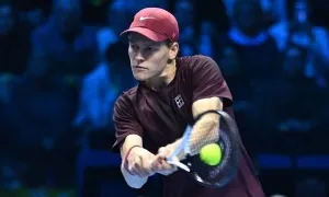 Sinner vào bán kết ATP Finals