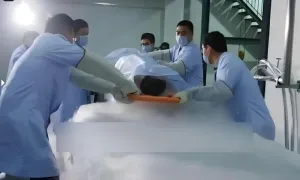 Lấy người khác trong khi chờ vợ hồi sinh